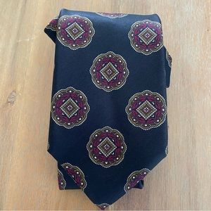 Men's Black Patterned Silk Accents Tie